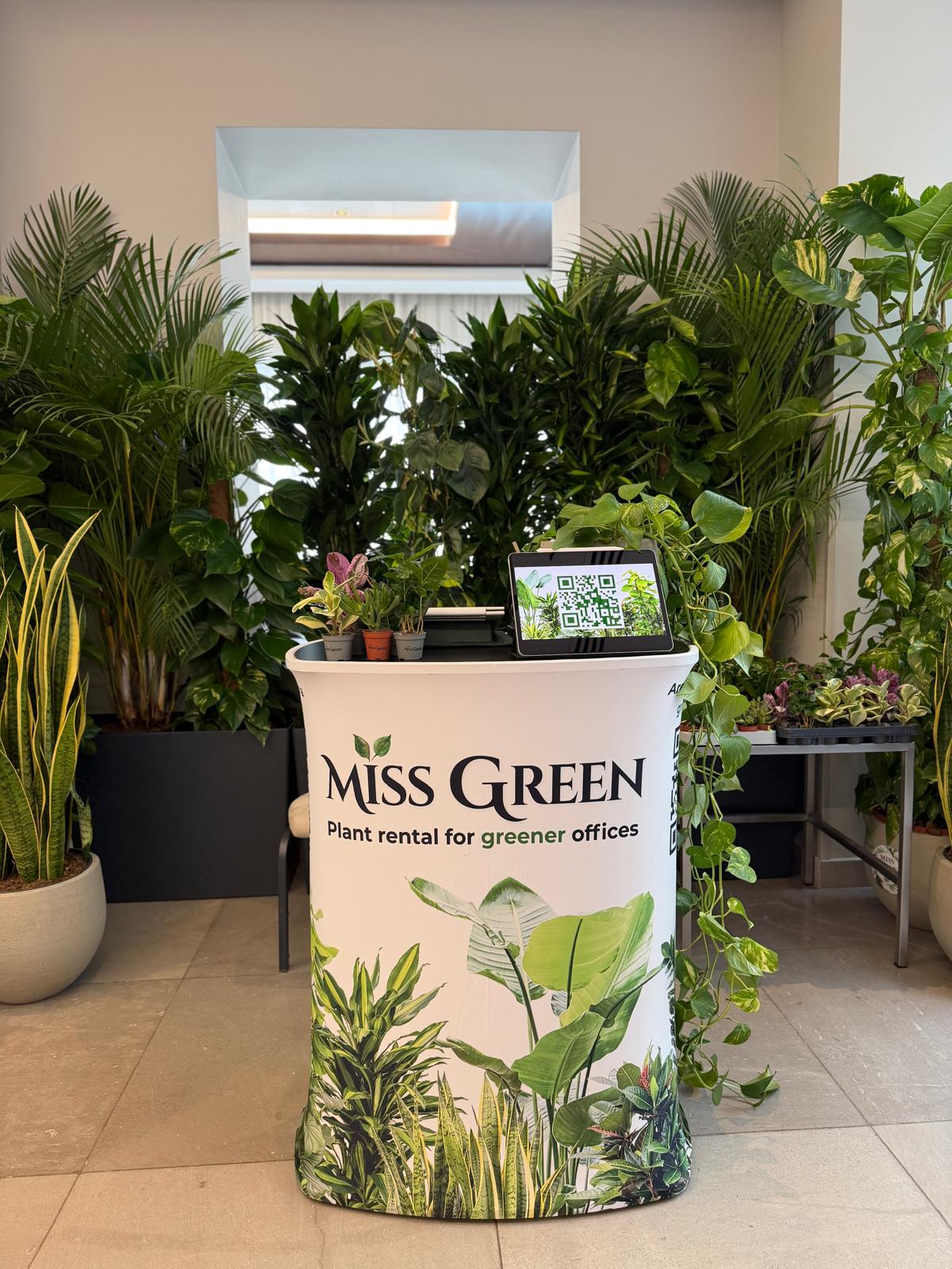 Plante naturale Miss Green integrate într-un eveniment corporate